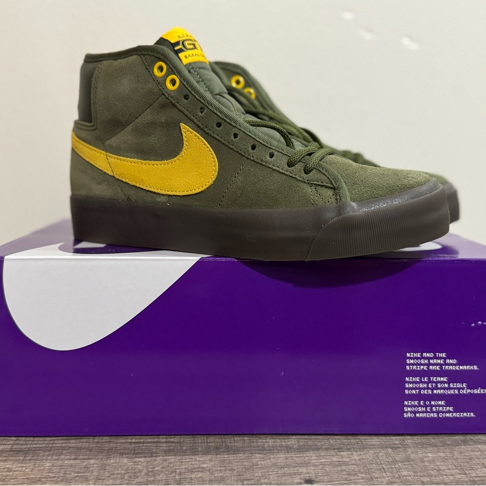 Nike Sb Blazer Anti-Hero Mens Size 6